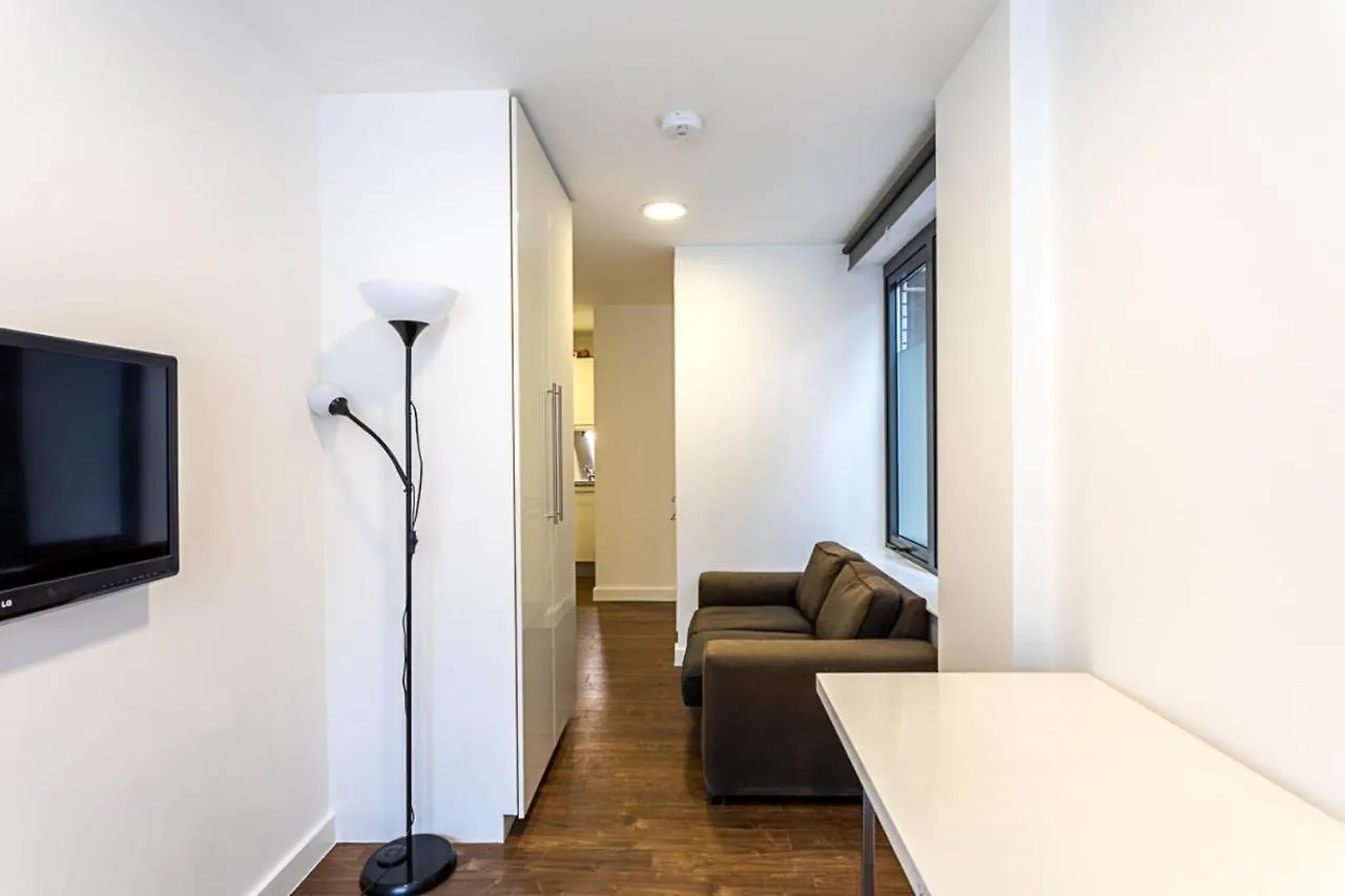 Chamber Street Apartment 5 contacts